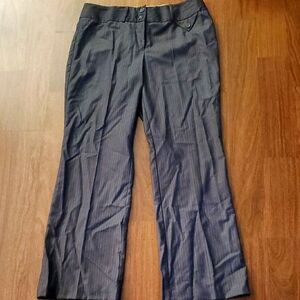 NWT Worthington Petite Modern Fit Women's Gray Pinstripe Pants - Size 10P